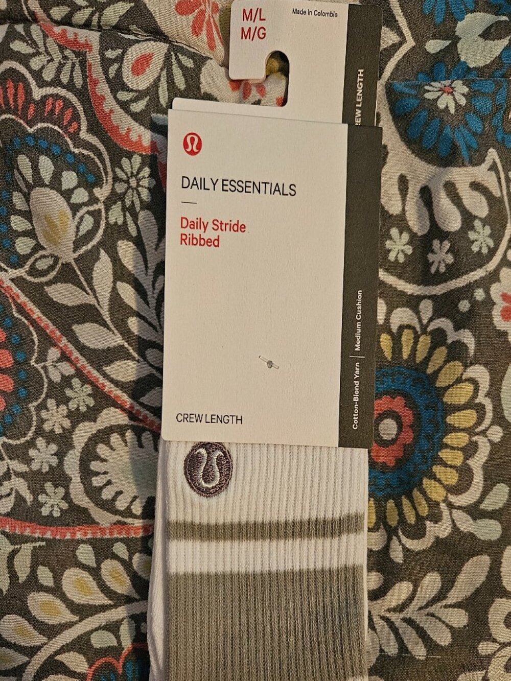 Lululemon Daily Stride Ribbed Crew Socks Size M/L Gray White Medium Cushion NWT